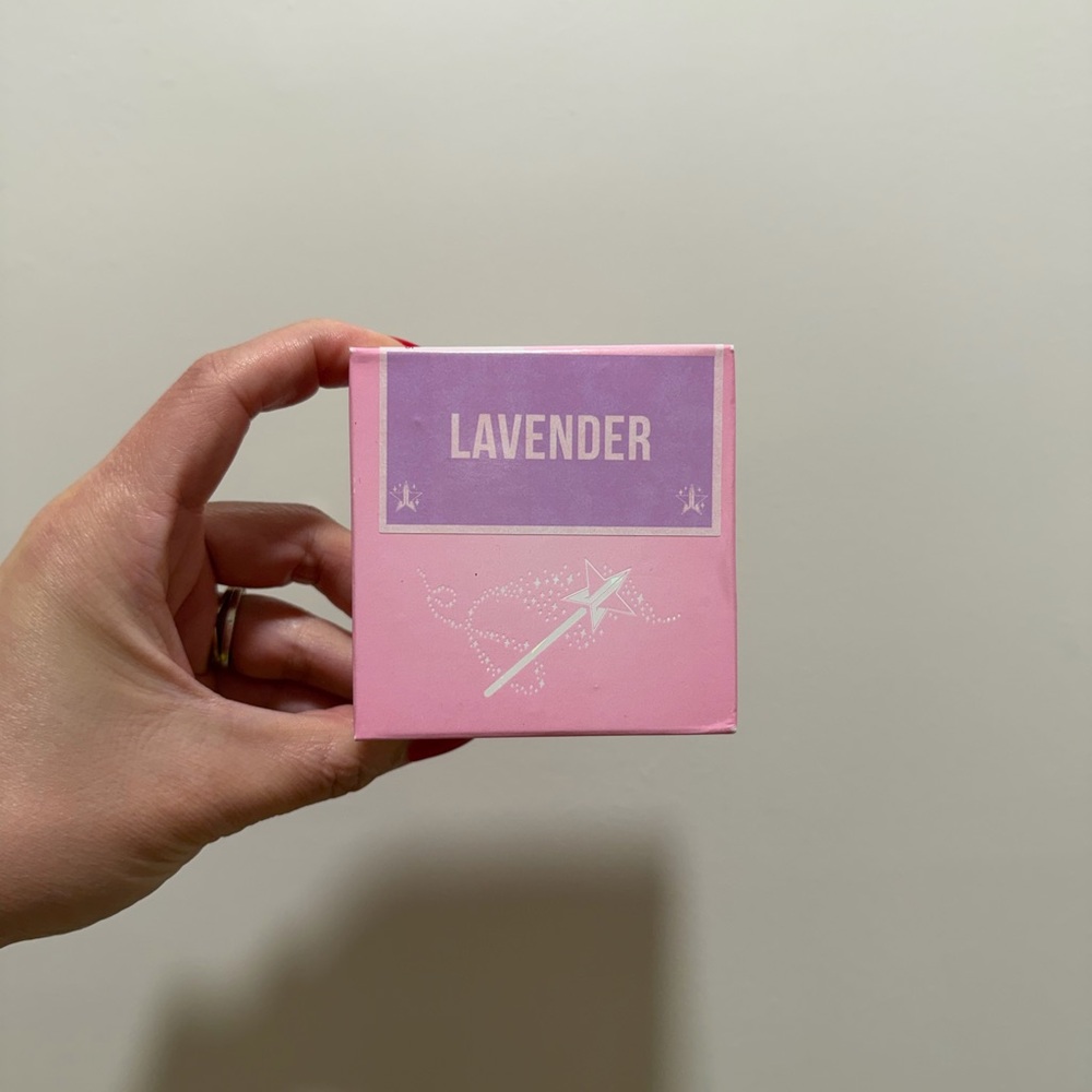 Jeffree Star NWT Magic Star matte Setting Powder makeup brightening in lavender - Picture 3 of 3